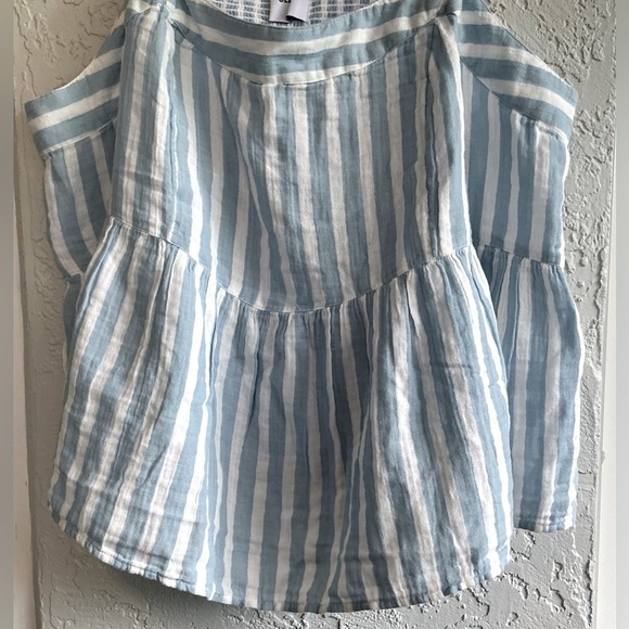Old Navy Blue and White Striped Top (NWOT) - Picture 5 of 9